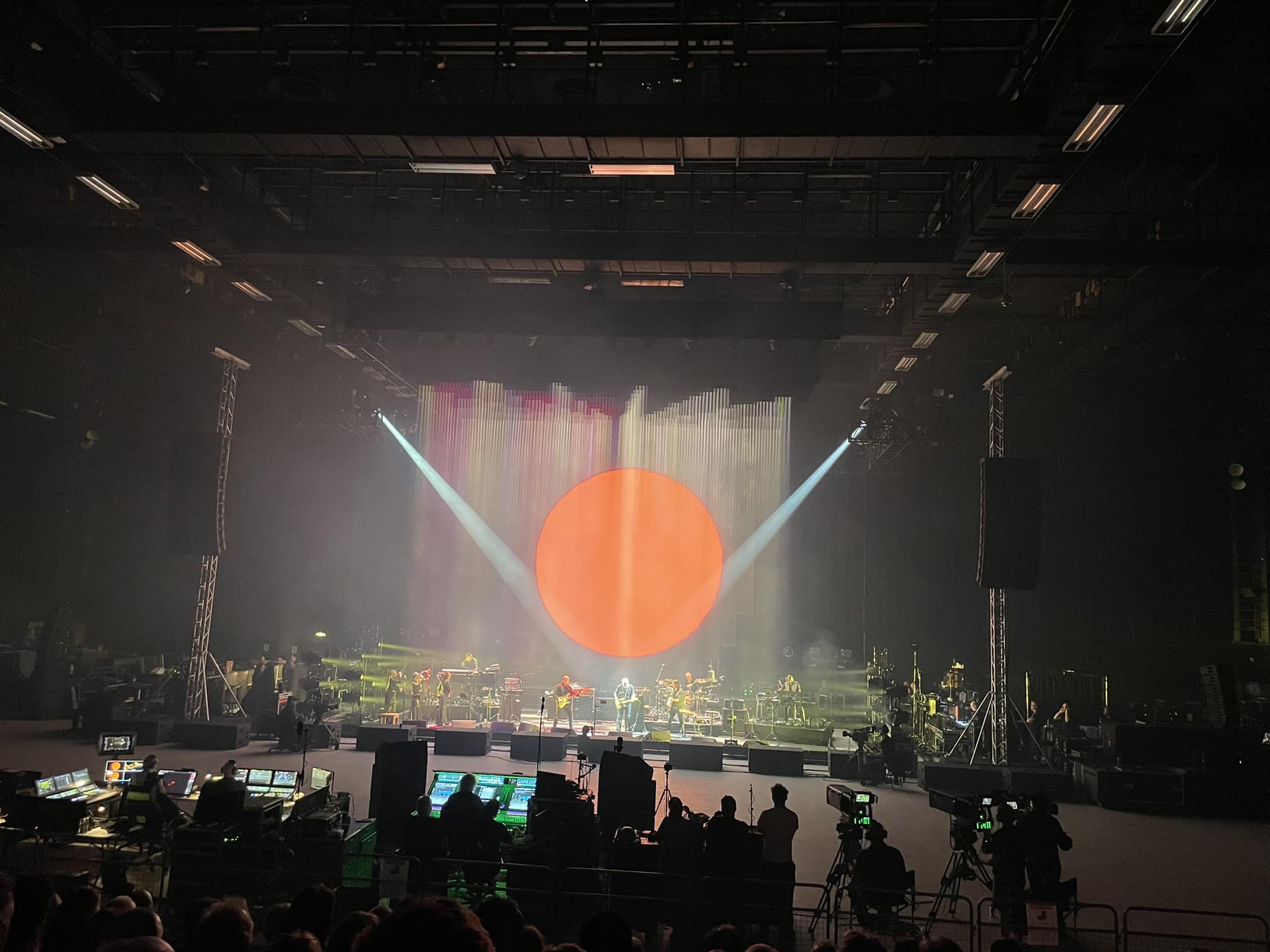 David Gilmour Tour 2024 Pictures and Videos Pink Floyd Forum